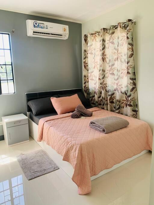 Cozy Home At A Private Subdivision Abucay Bagian luar foto