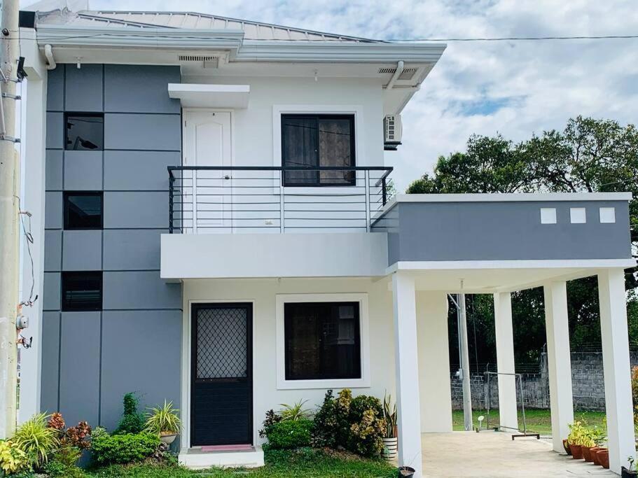 Cozy Home At A Private Subdivision Abucay Bagian luar foto